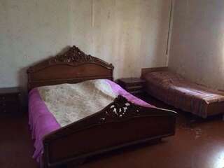 Проживание в семье Hospitable House Батуми Классический четырехместный номер-1